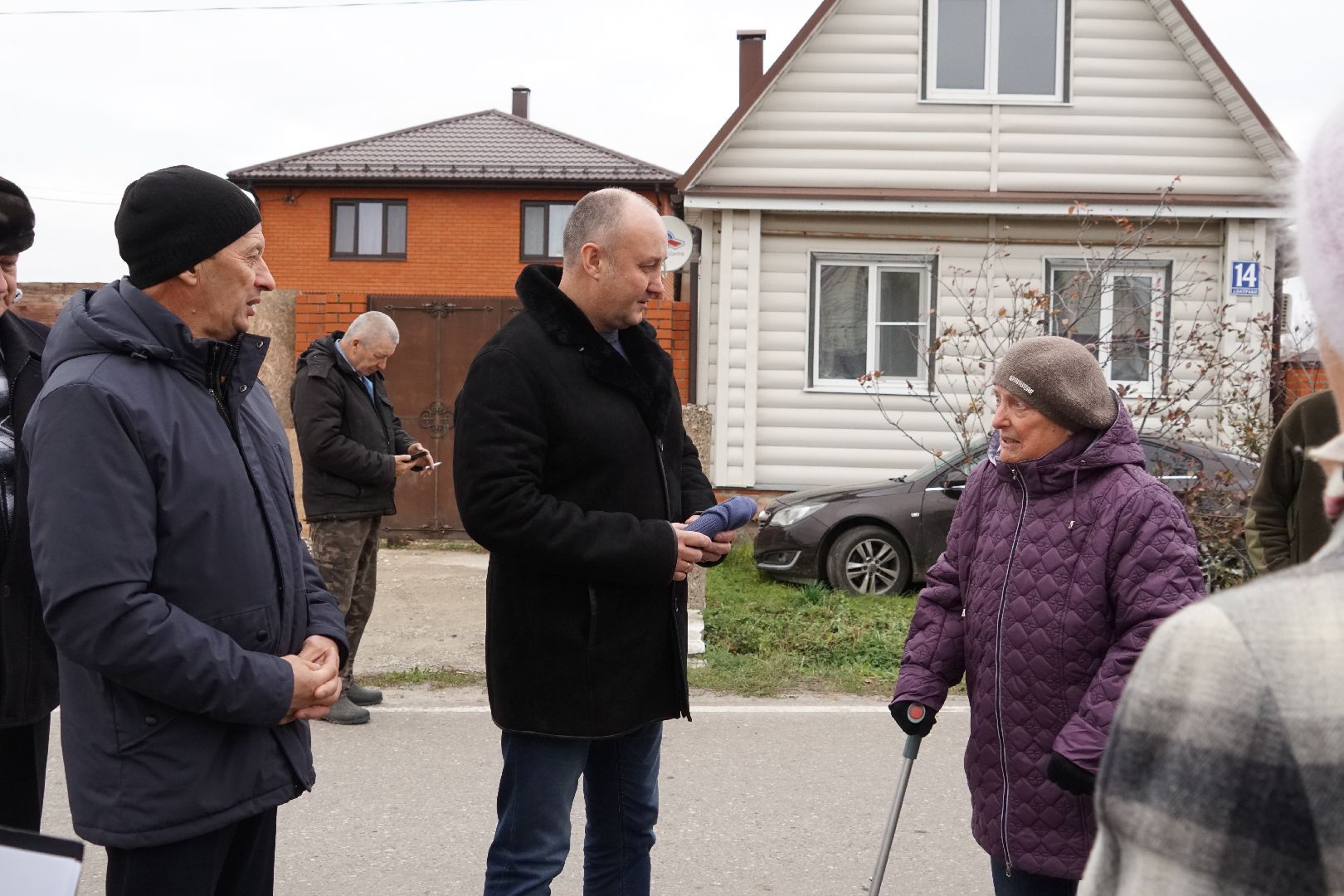 Егорьевск, Батраки, благоустройство, встреча с жителями, деревня, тротуар, свет, пруд,