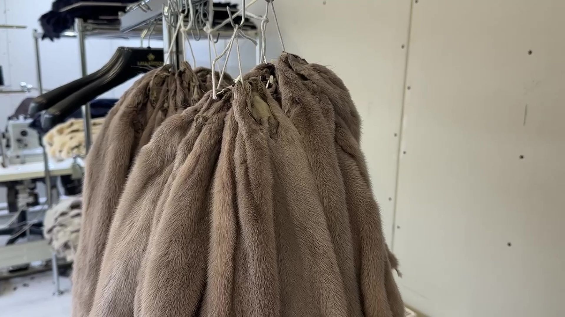 Реуто, бизнес, ЛалеМех, шубы, пальто, производство, импортозамещение,