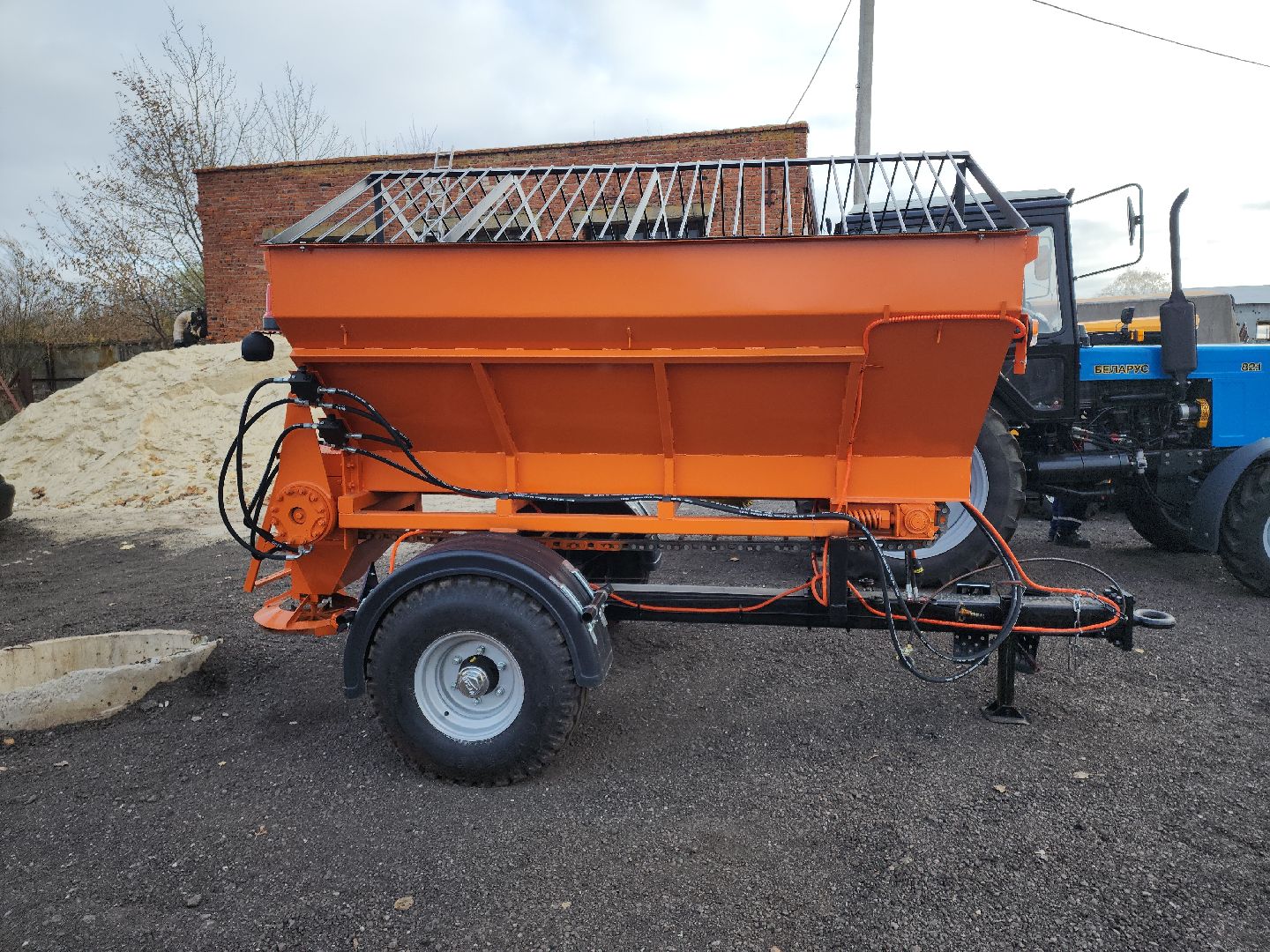 кашира, жкх, мбу благоустройство, уборочная техника, Белорус, мини-погрузчик,