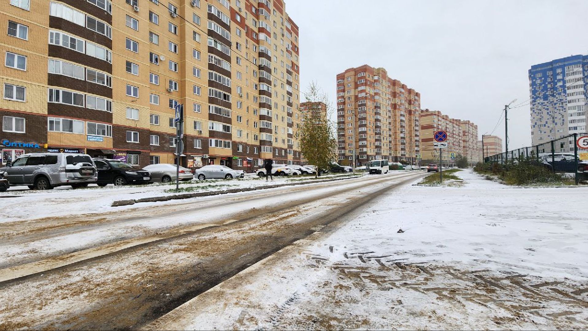 первый снег, уборка снега, уборка дорог, ЖКХ, Лосино-Петровский,