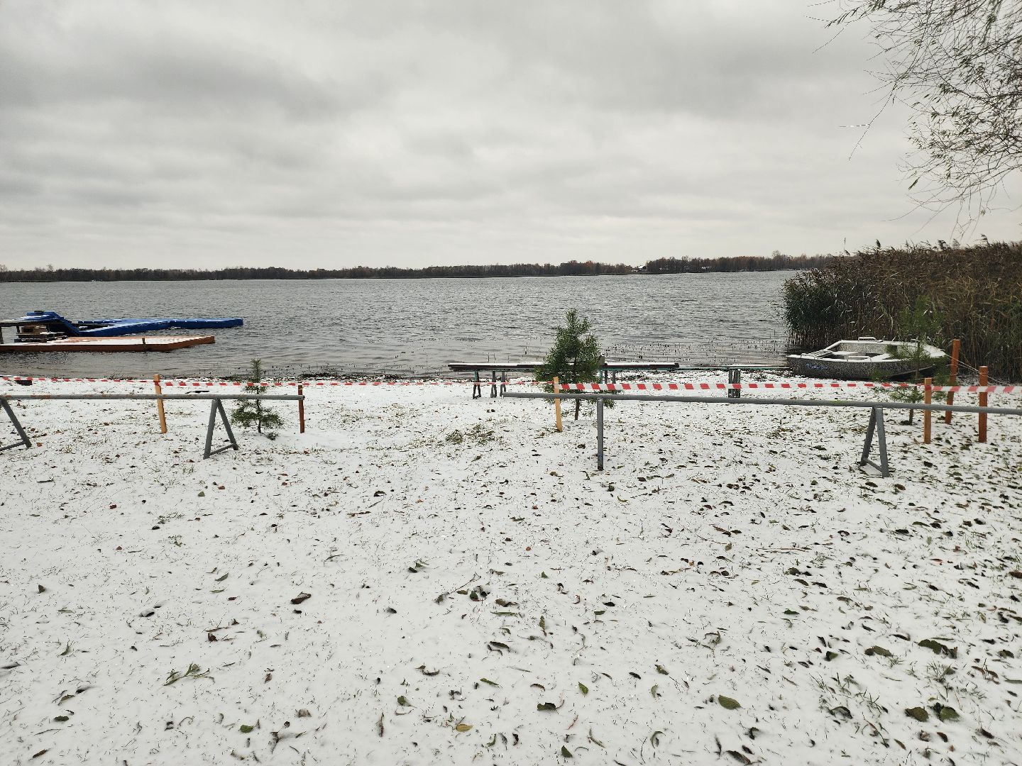 моржевание, закаливание, ЗОЖ, первый мороз, первый снег, выживший, ледяная вода, зимняя природа, зимнее озеро,