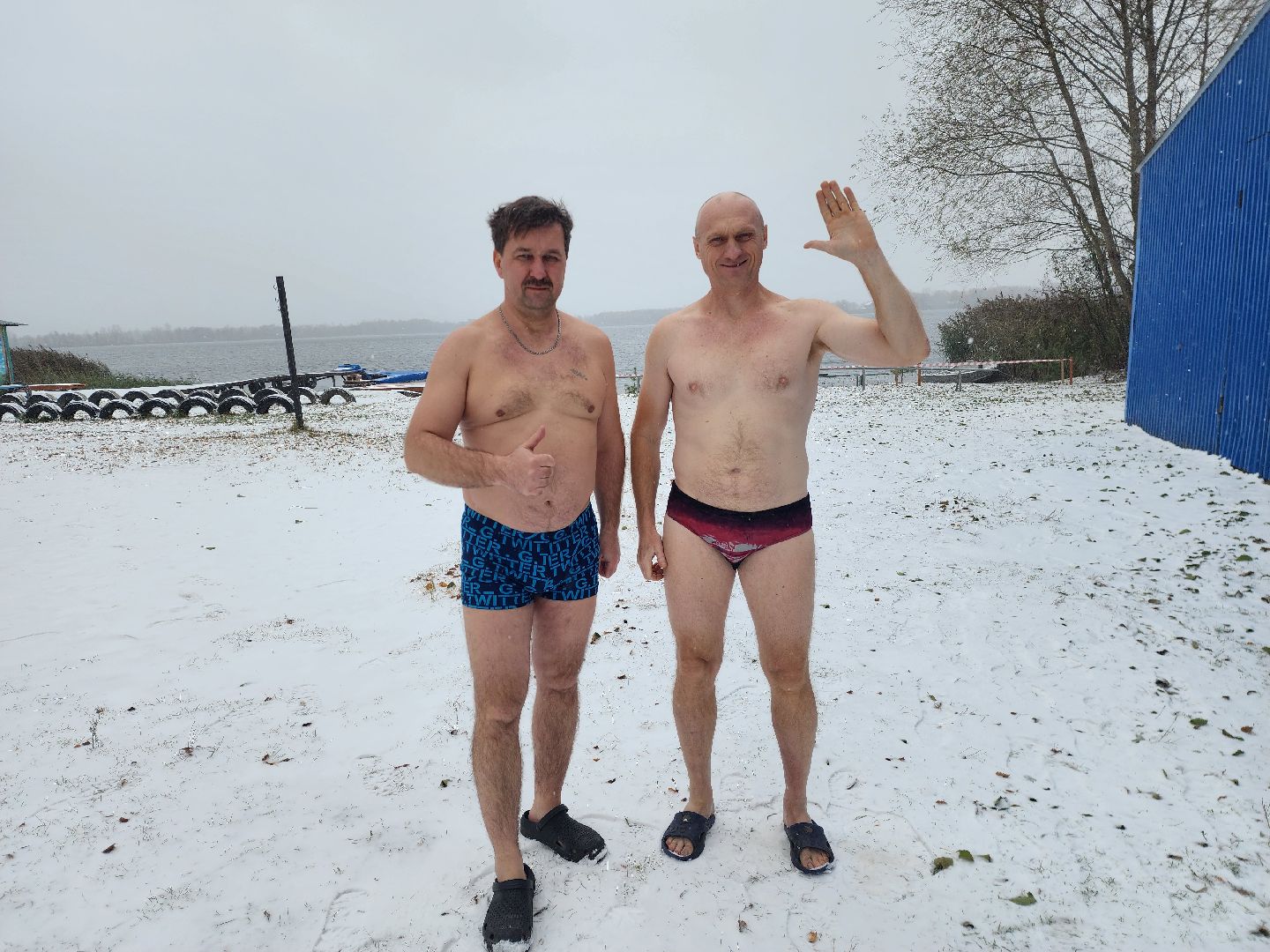 моржевание, закаливание, ЗОЖ, первый мороз, первый снег, выживший, ледяная вода, зимняя природа, зимнее озеро,