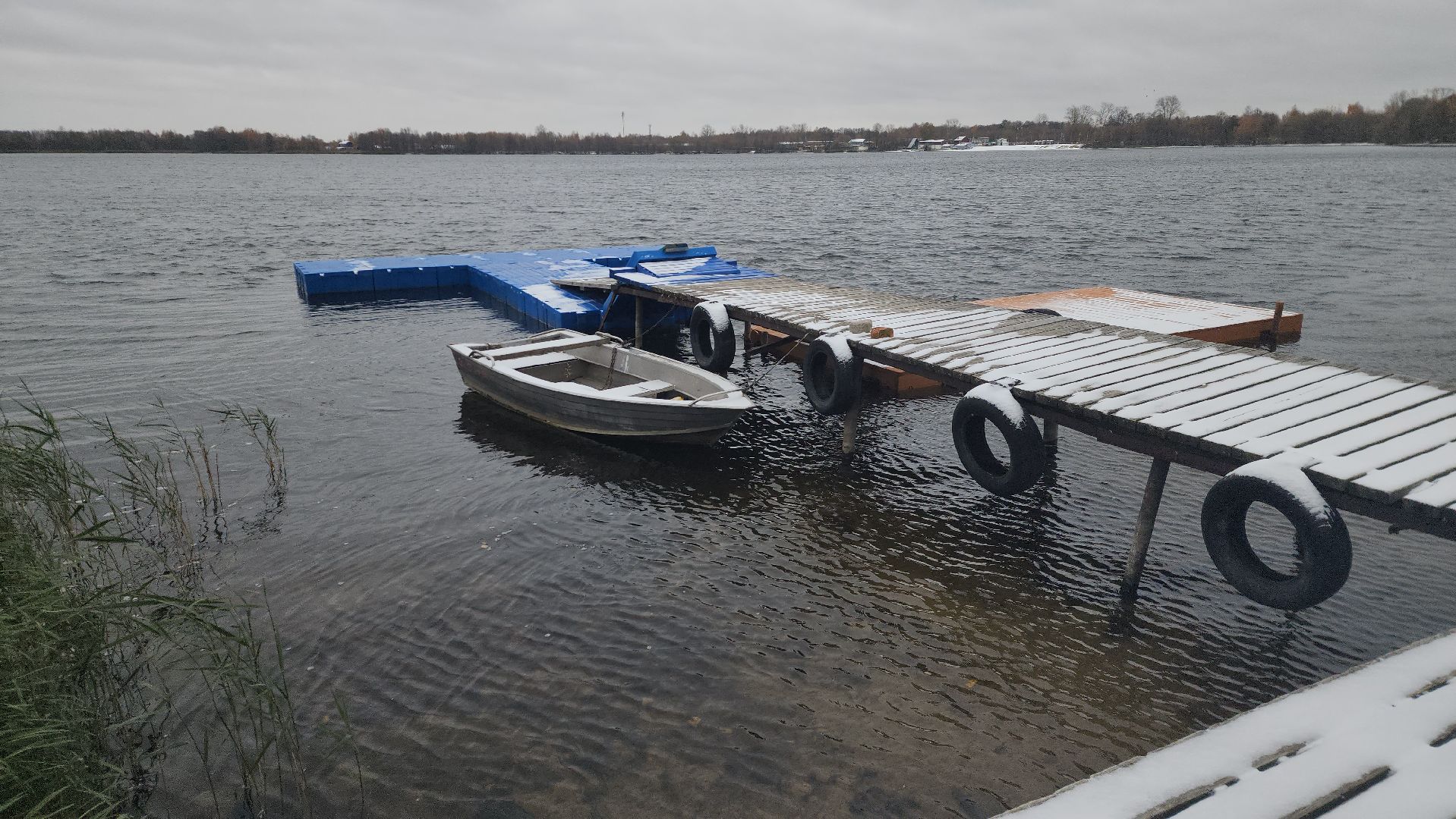 моржевание, закаливание, ЗОЖ, первый мороз, первый снег, выживший, ледяная вода, зимняя природа, зимнее озеро,
