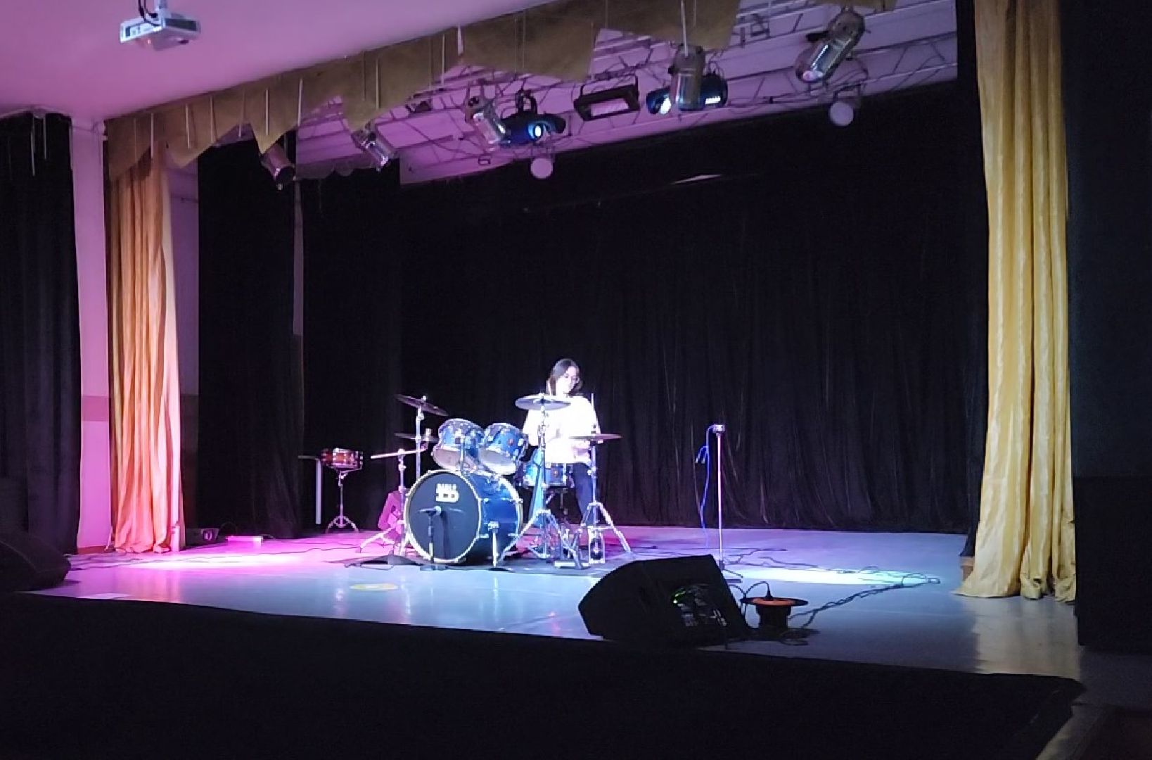 барабанщик, молодежный центр, концерт, музыкальная группа, электросталь, культура, молодежь электростали,