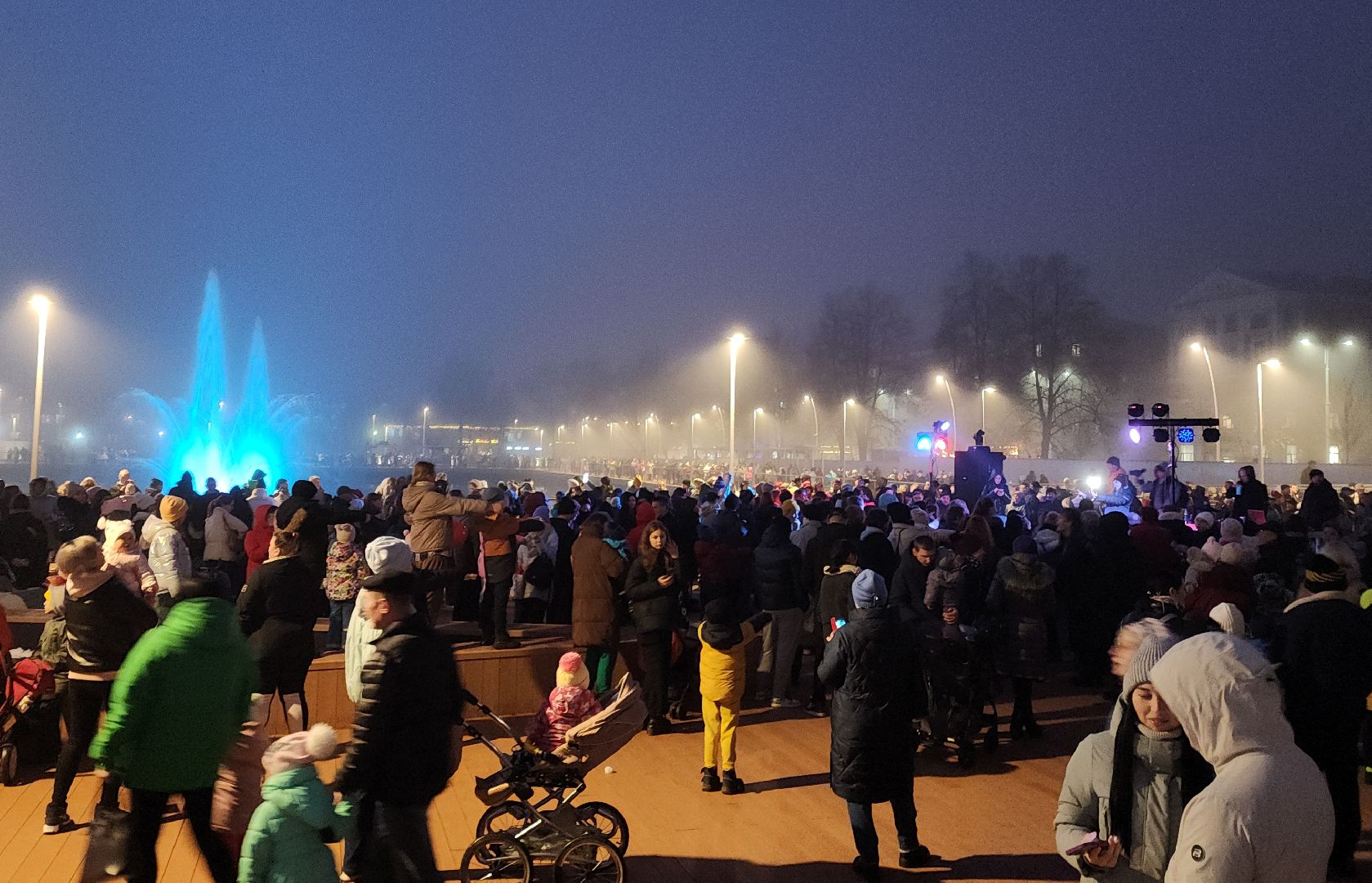 электросталь, ледовый дворец, центр, центральная площадь, водоём, пруд, реконструкция, благоустройство, праздник, шоу, фонтан, фонтаны,