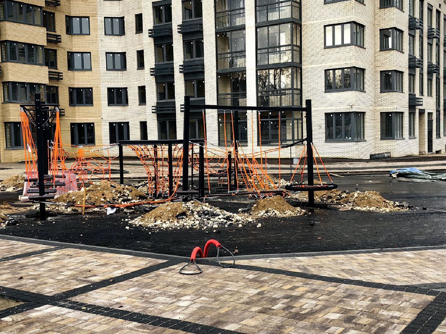 благоуйстройство, сквер, детская игровая площадка, газон,