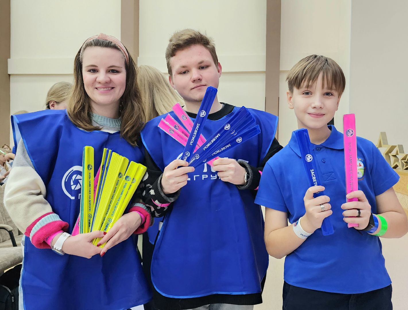 домодедово, отряд ЮИД, юные инспекторы, СОШ 8, пропаганда бдд, светоотражающие элементы, световозвращатели, ПДД, дорожное движение, фликеры, флешмоб, ОГИБДД,