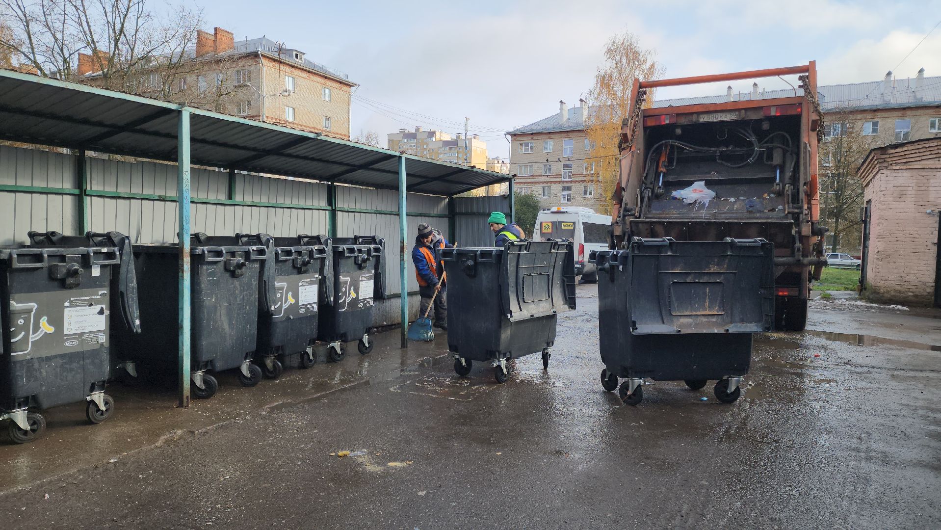 мусорные контейнеры, мусорные площадки, Подольск, обращение жителей,