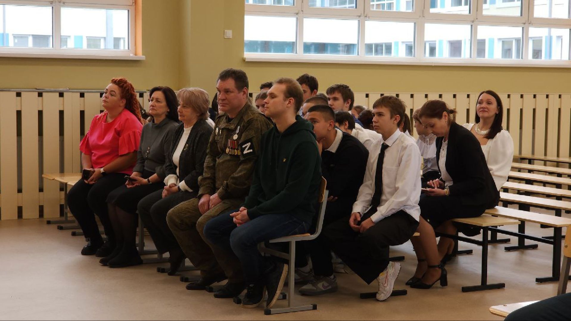 парта героя, школа, участник СВО, Лосино-Петровский, день народного единства,