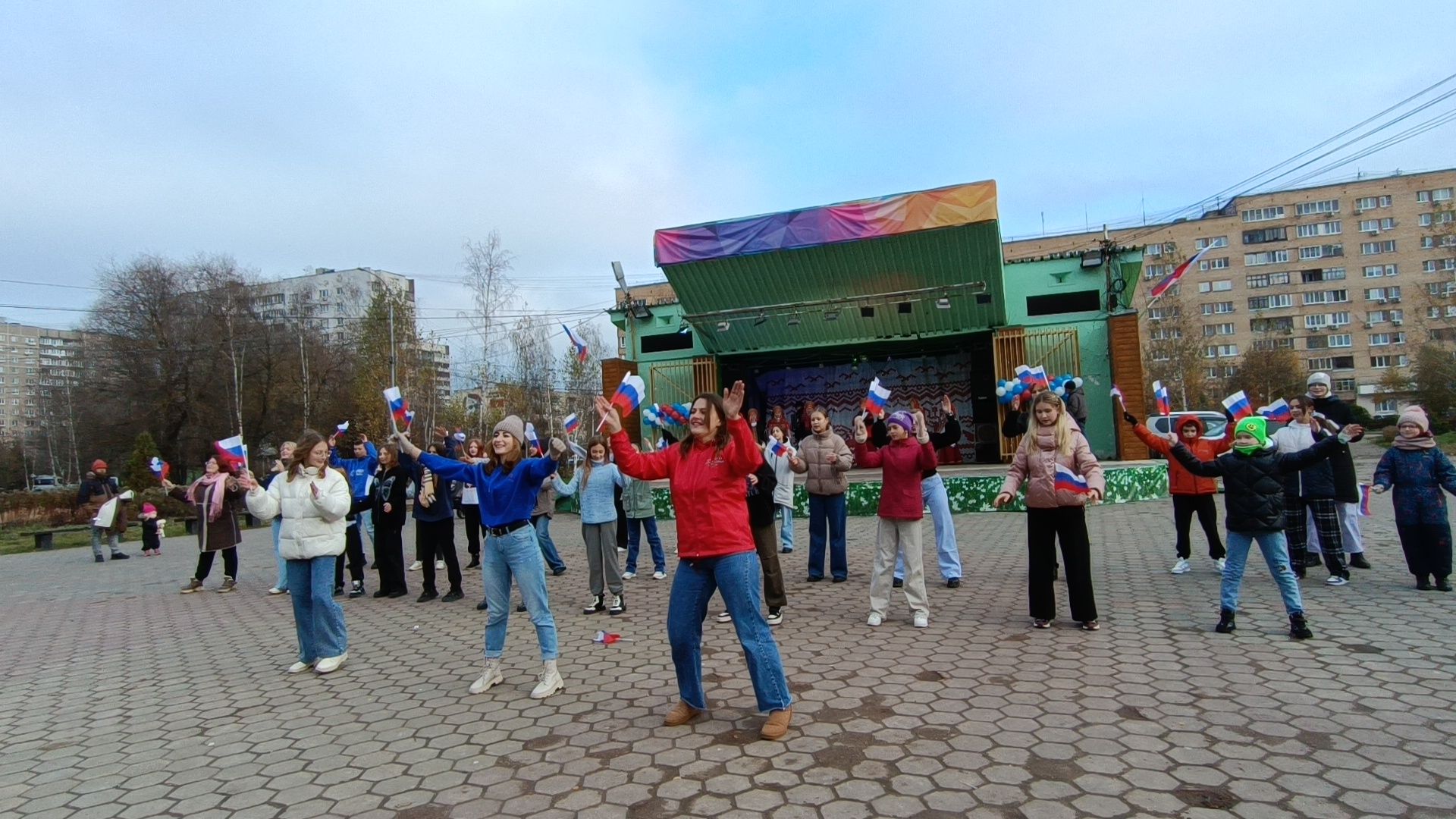 флешмоб, парк, день народного единства,