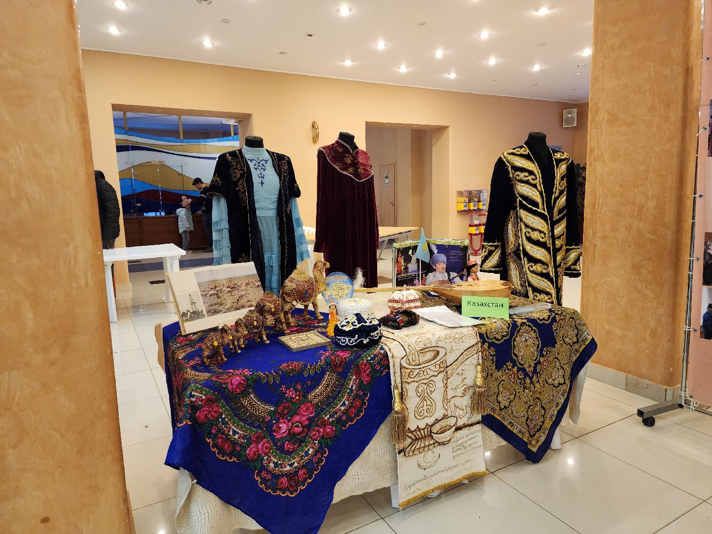 Дворец культуры, Фестиваль, Радуга цветов, Культура народов мира, Центр национальных культур, Дубна, День народного единства,