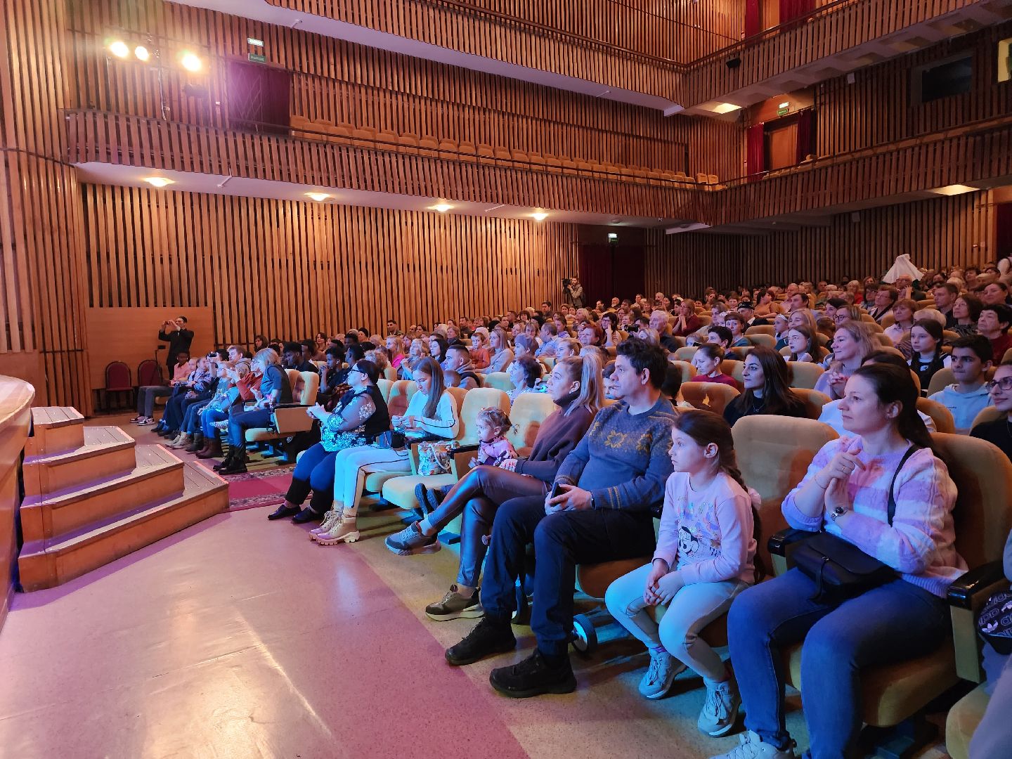 Дворец культуры, Фестиваль, Радуга цветов, Культура народов мира, Центр национальных культур, Дубна, День народного единства,