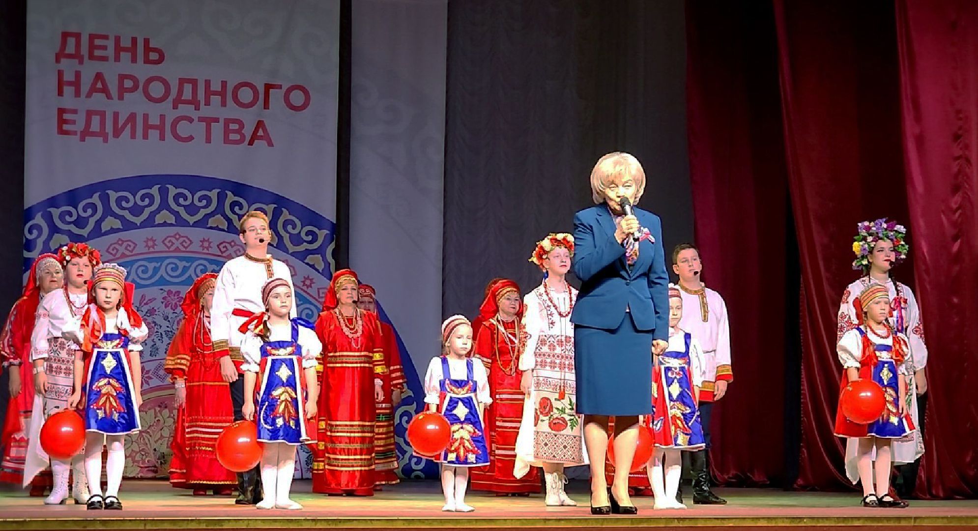 электросталь, культура народов мира, праздник единства, русский мир, выставка, триколор, волонтер, волонтеры подмосковья, волонтерское движение,