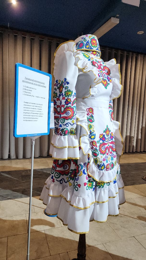 электросталь, культура народов мира, праздник единства, русский мир, выставка, триколор, волонтер, волонтеры подмосковья, волонтерское движение,