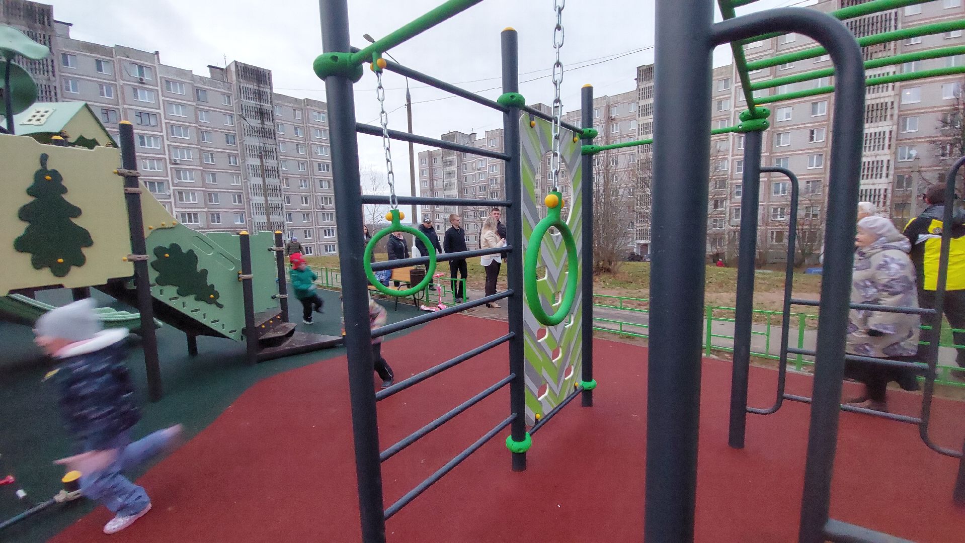 благоустройство дворов, детская площадка, глава администрации, двор асфальт, городчехов, Благоустройство,