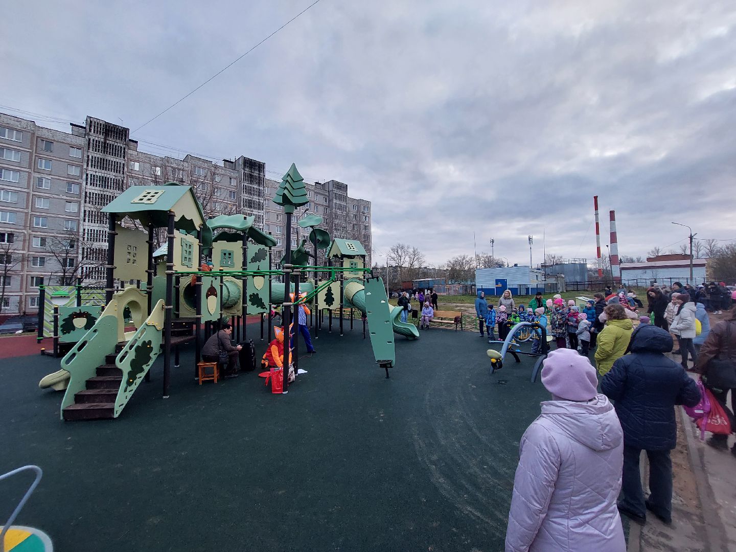 благоустройство дворов, детская площадка, глава администрации, двор асфальт, городчехов, Благоустройство,