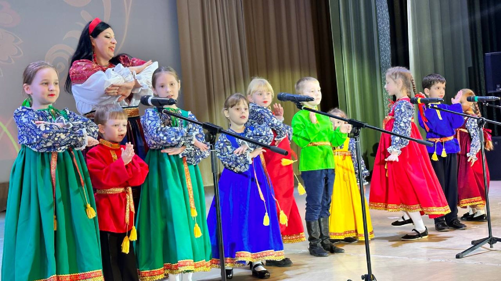 день народного единства, праздничный концерт, россия многонациональная, Наро-Фоминск,