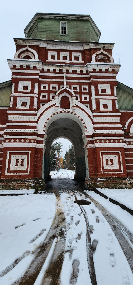 Евлево, Тихвинский храм, Микулин остров, Большая Шатура, Шатурское благочиние, Александро-Мариинский монастырь,