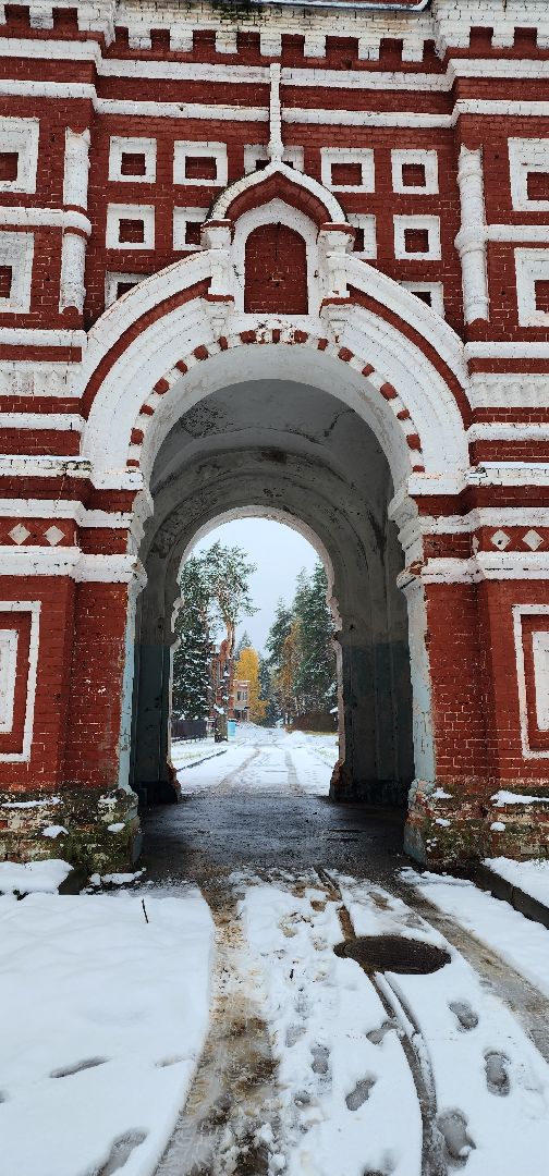 Евлево, Тихвинский храм, Микулин остров, Большая Шатура, Шатурское благочиние, Александро-Мариинский монастырь,