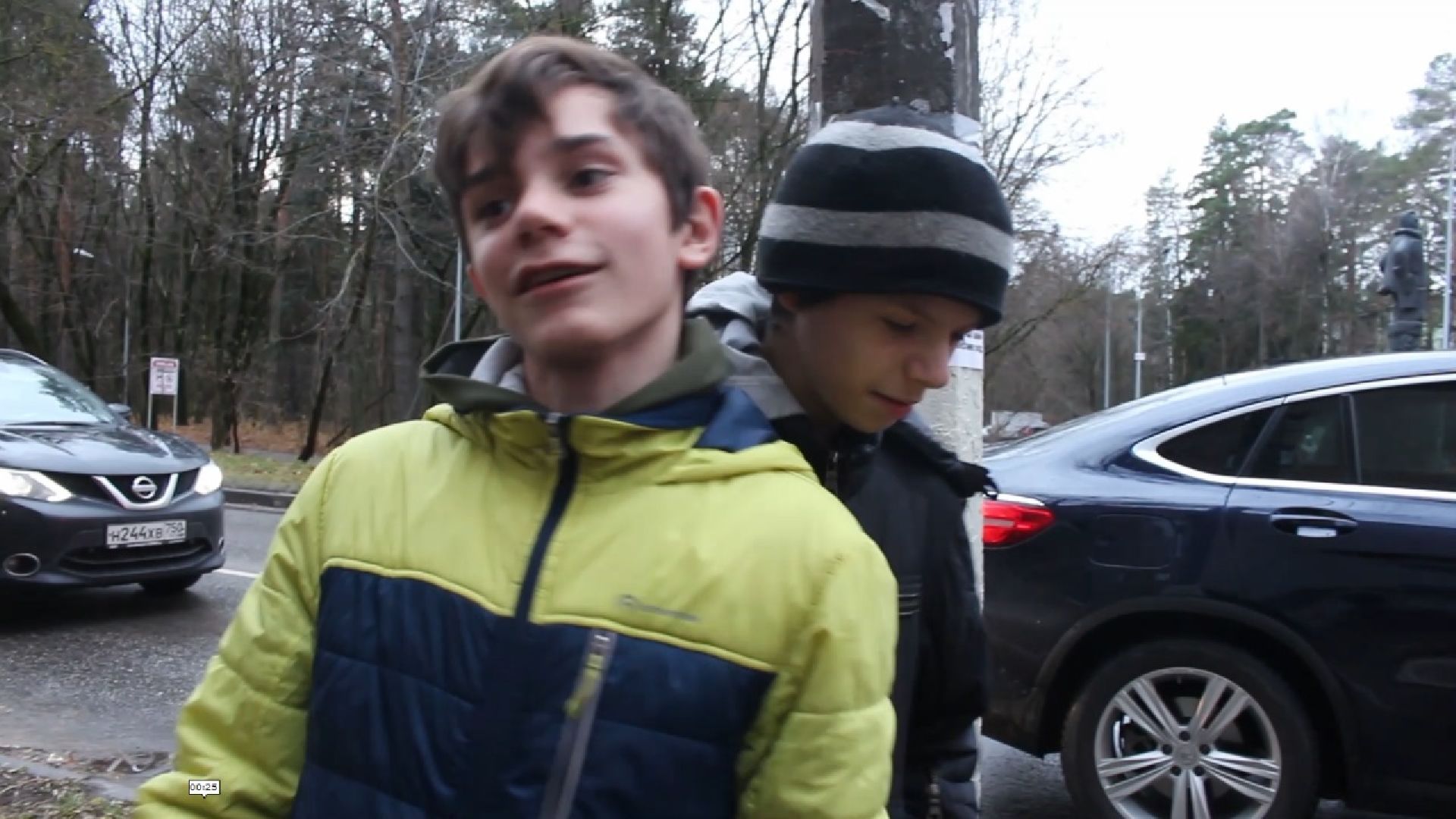 Амет-Хан Султан, мемориальная доска, клумба, цветы, школа-интернат, Мельникова,