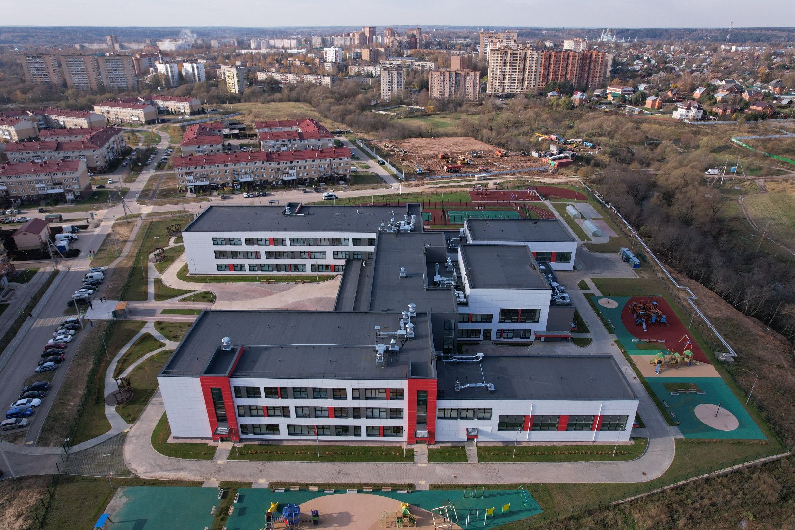 видео с коптера, истра, школа,