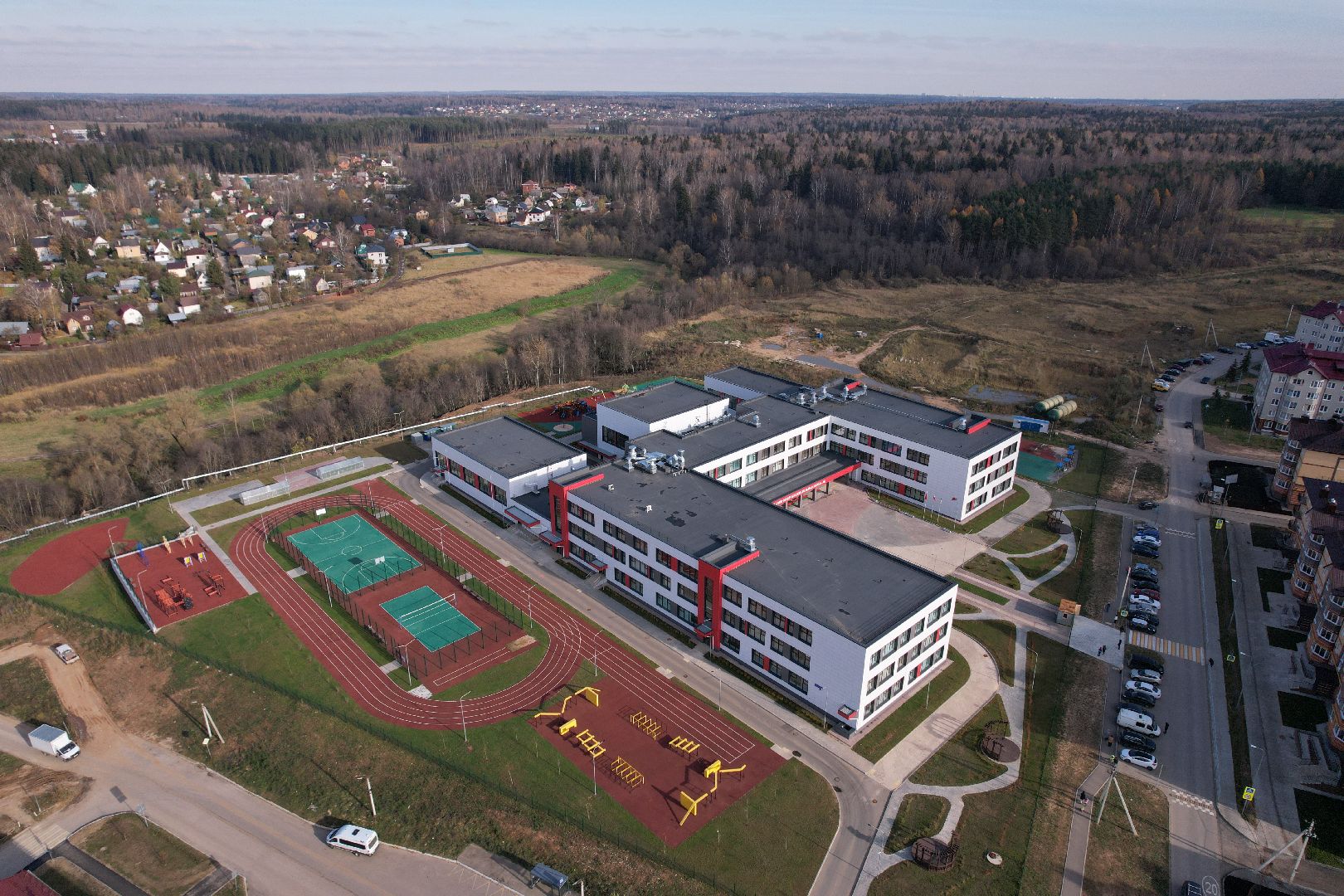 видео с коптера, истра, школа,