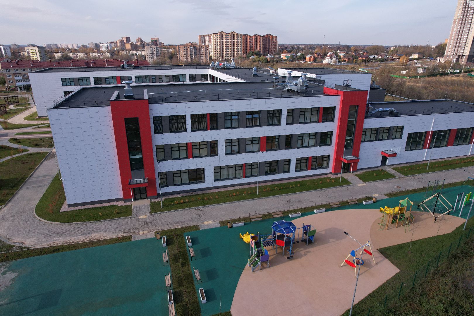 видео с коптера, истра, школа,