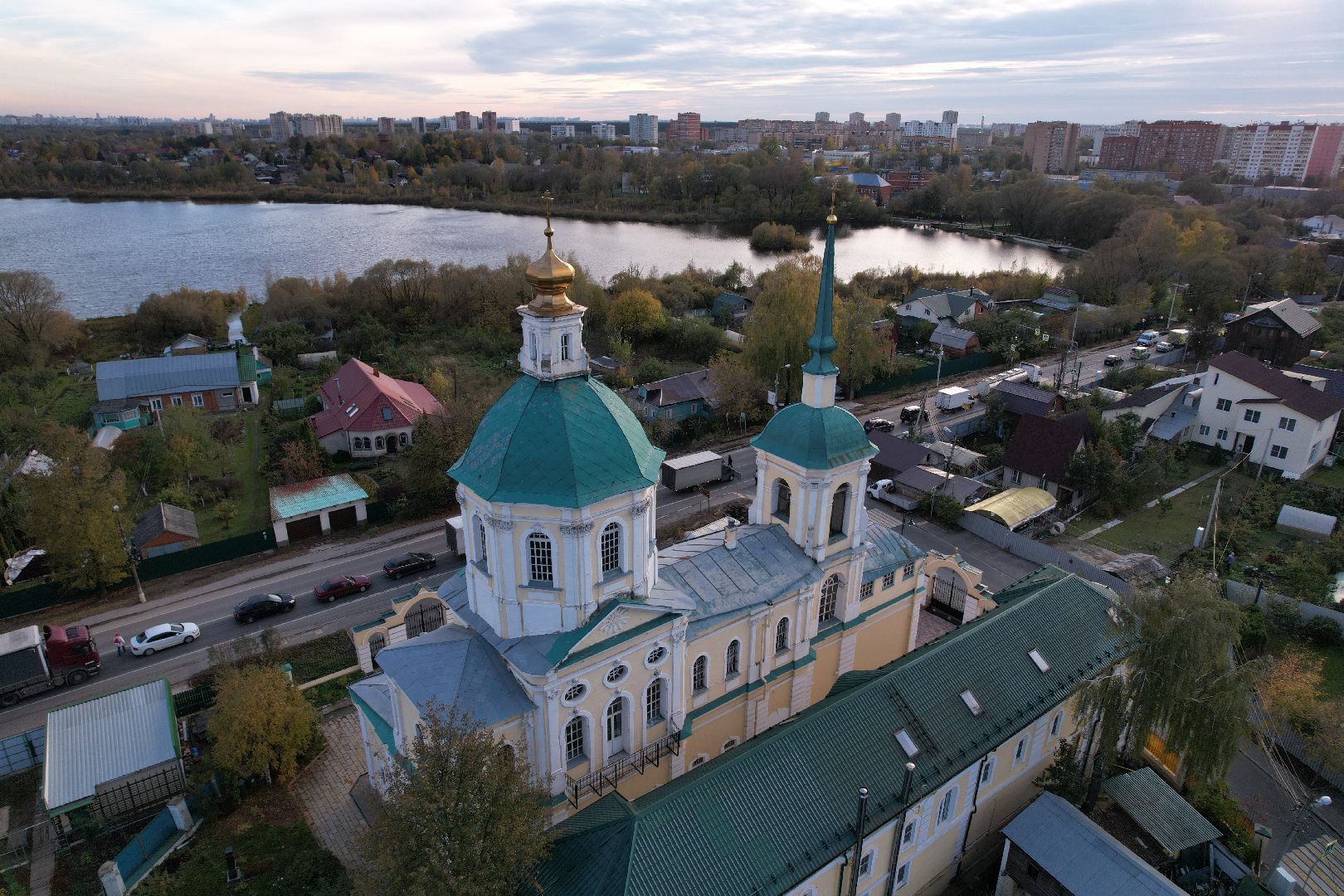 видео с коптера, лобня, церковь,
