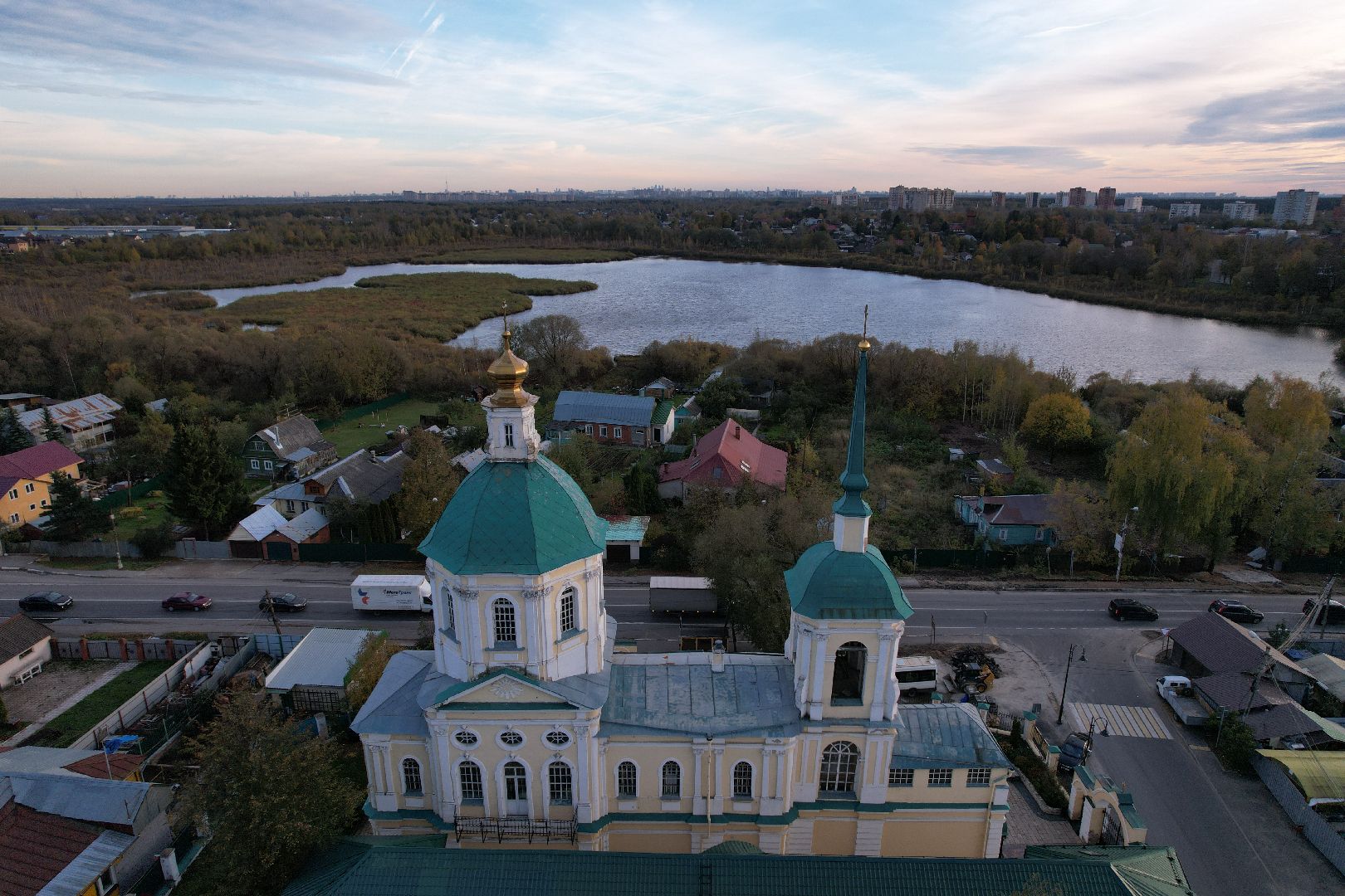 видео с коптера, лобня, церковь,