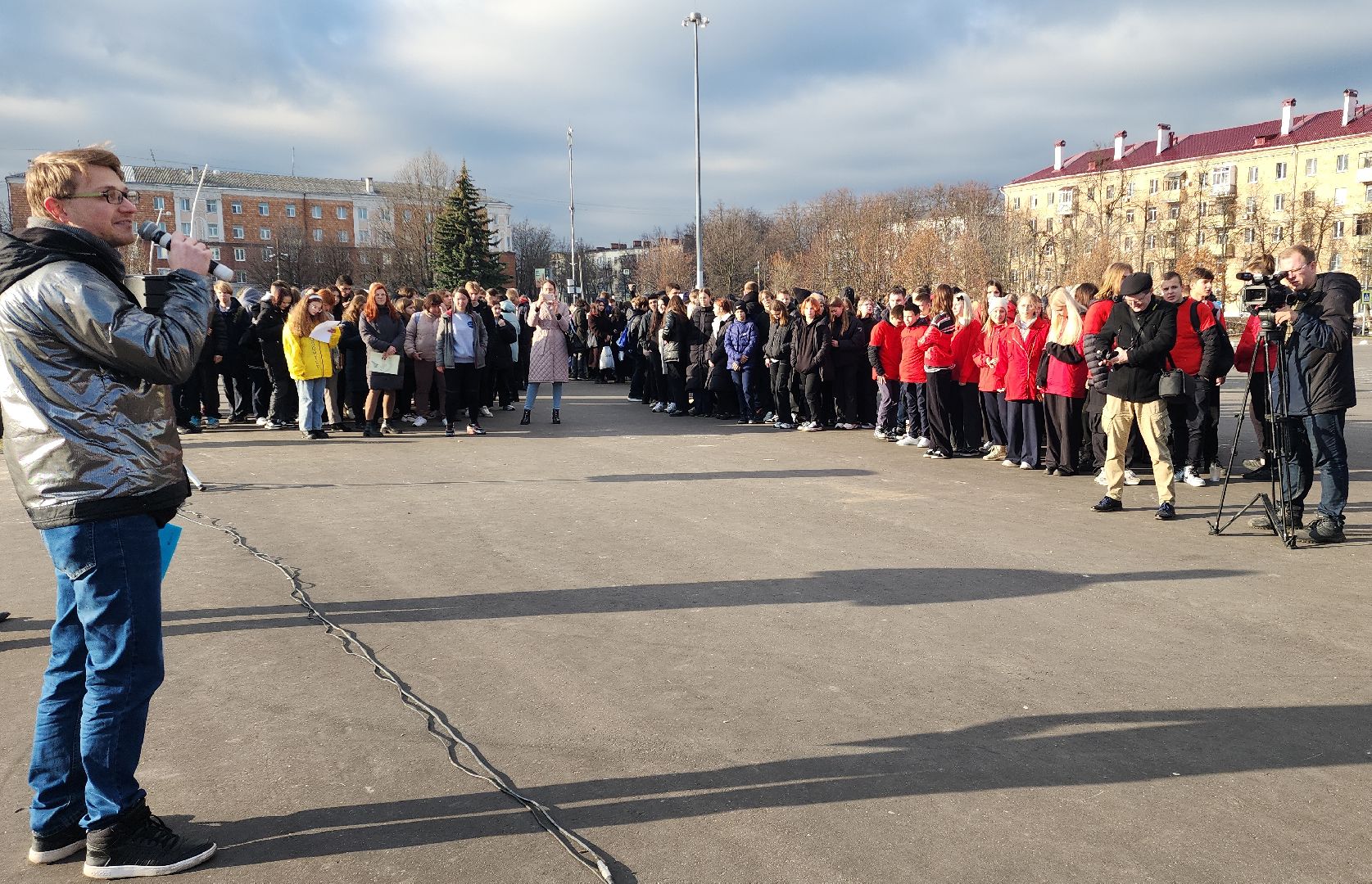 флешмоб, движение первых, акция, школьники, электросталь, история, история россии, космос,