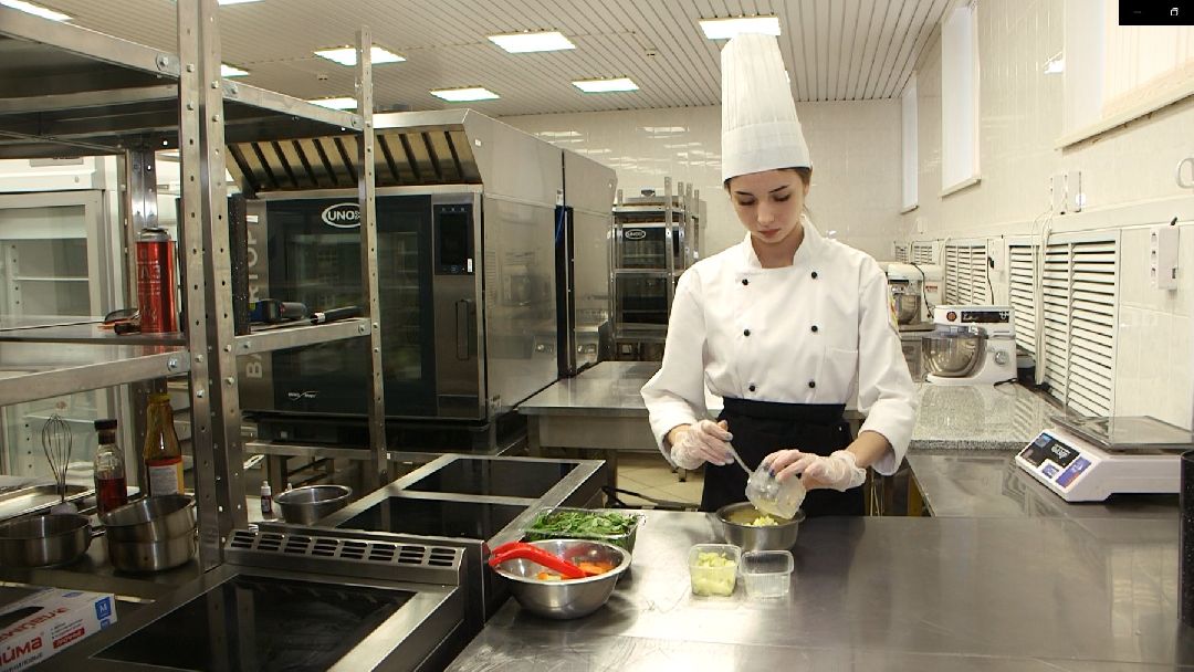 Дмитров, общество