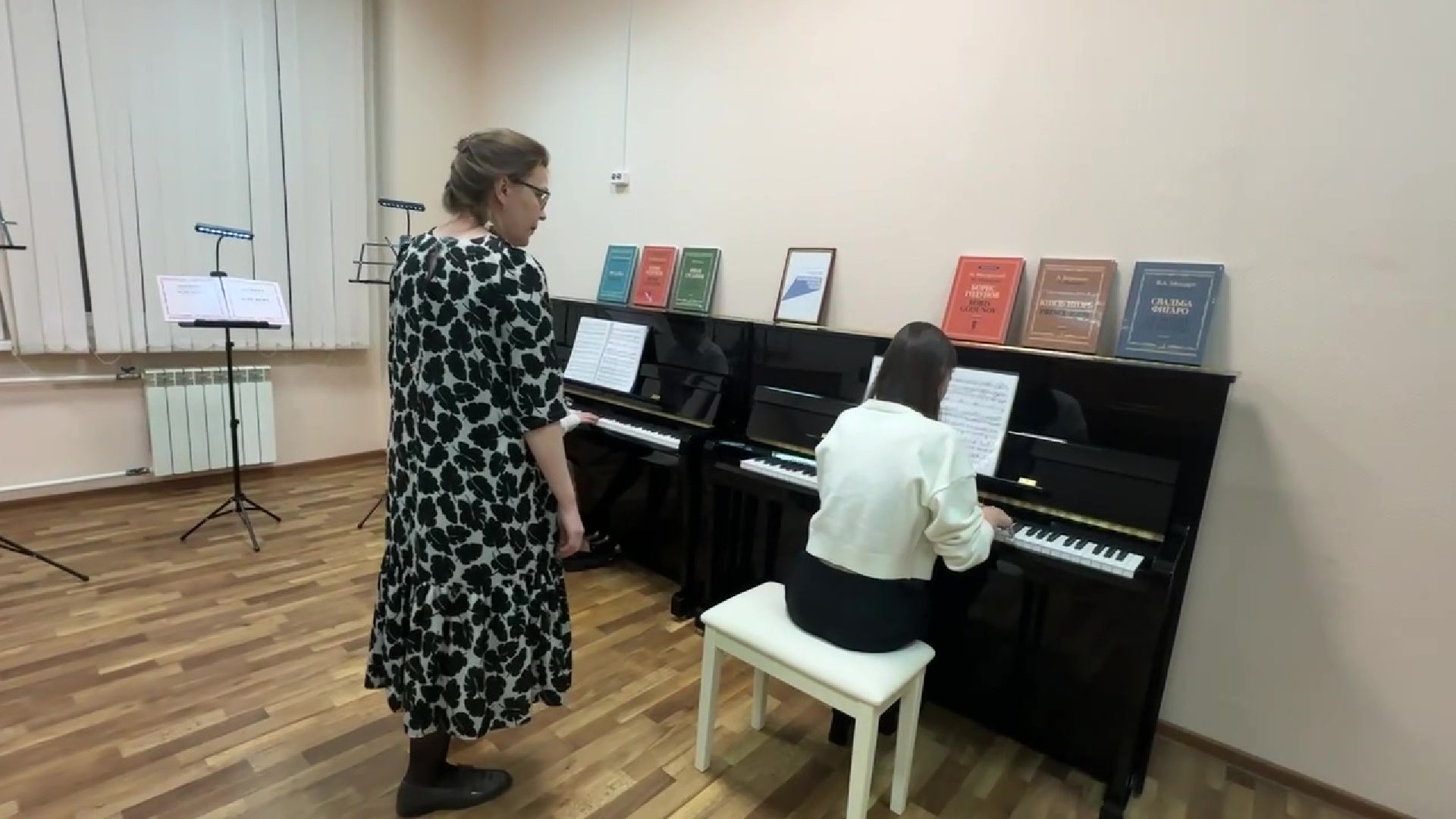 Реутов, музыкальная школа, инструменты, фортепиано, аккордеон, аян, саксофон,