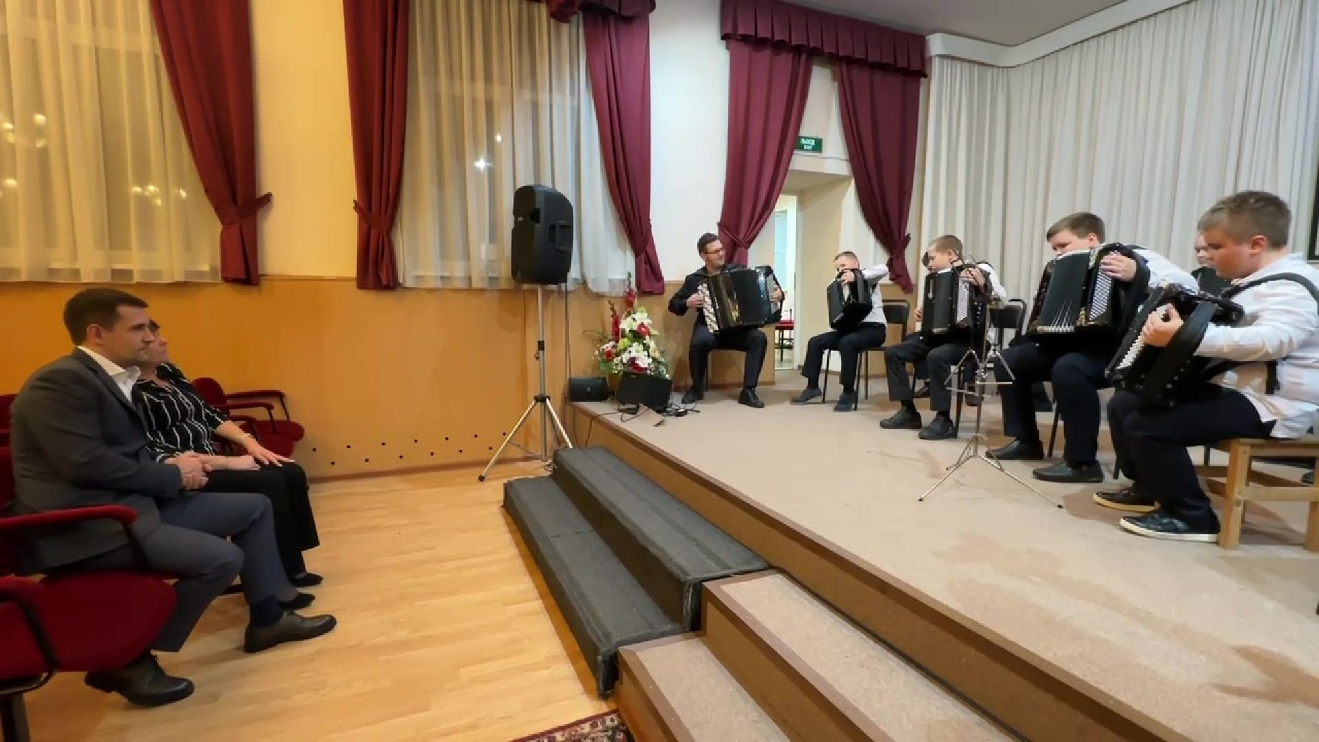 Реутов, музыкальная школа, инструменты, фортепиано, аккордеон, аян, саксофон,