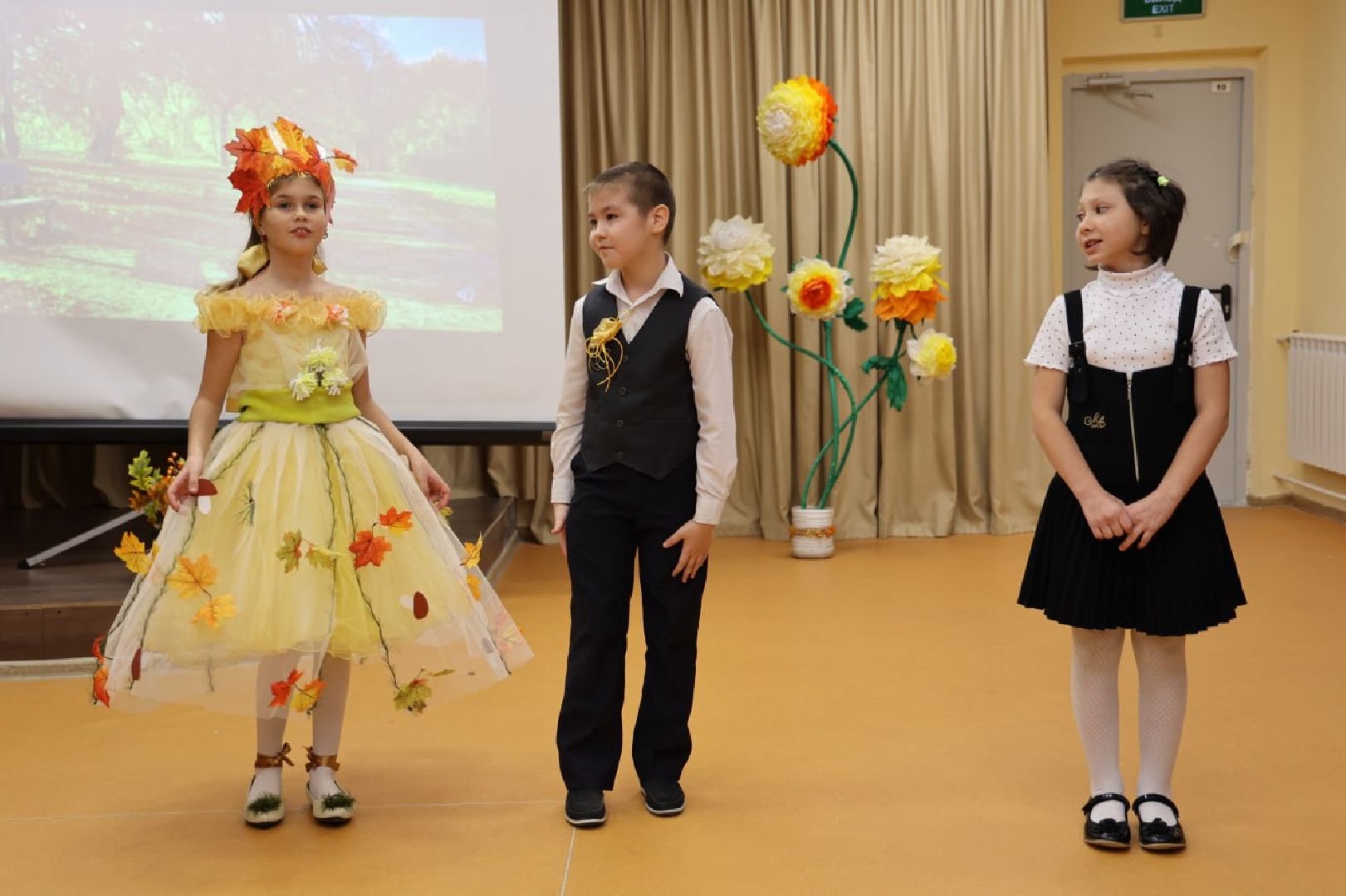 Волоколамск, Дефиле костюмов, Краски осени,