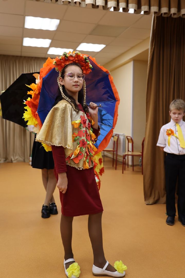 Волоколамск, Дефиле костюмов, Краски осени,