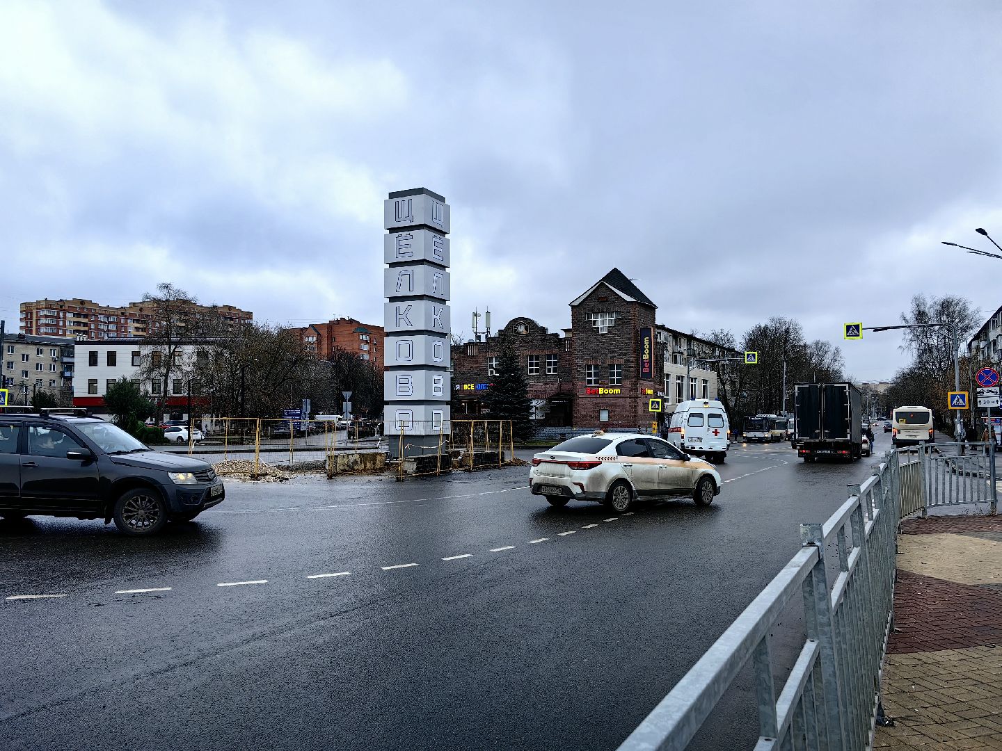 стела, центр города, подсветка, благоустройство,