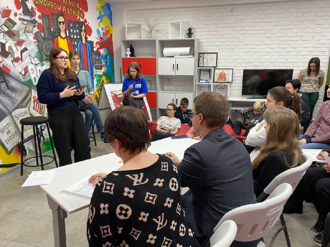 Павловский Посад, общество