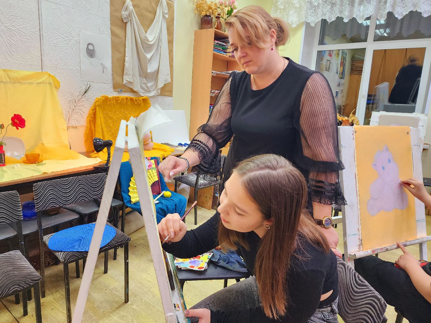 шатура, дмитровский погост, школа искусств, выставка картин, день мамы, городской округ культура, картины,