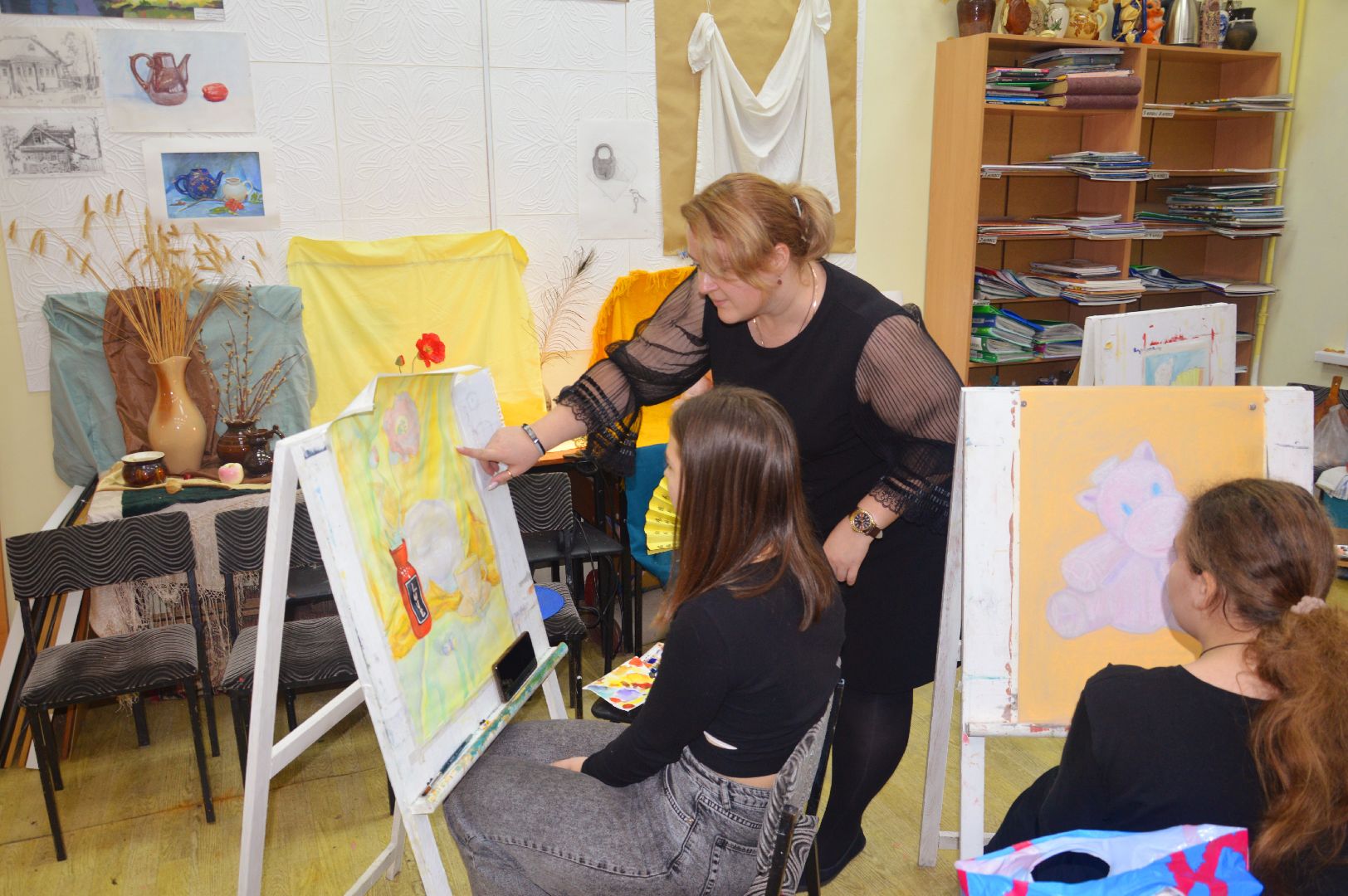 шатура, дмитровский погост, школа искусств, выставка картин, день мамы, городской округ культура, картины,