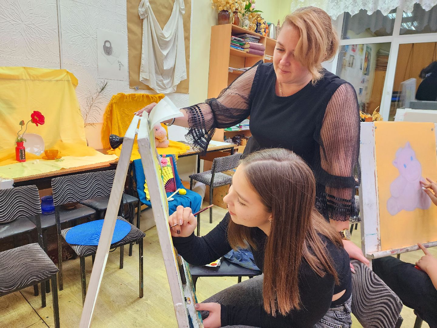 шатура, дмитровский погост, школа искусств, выставка картин, день мамы, городской округ культура, картины,