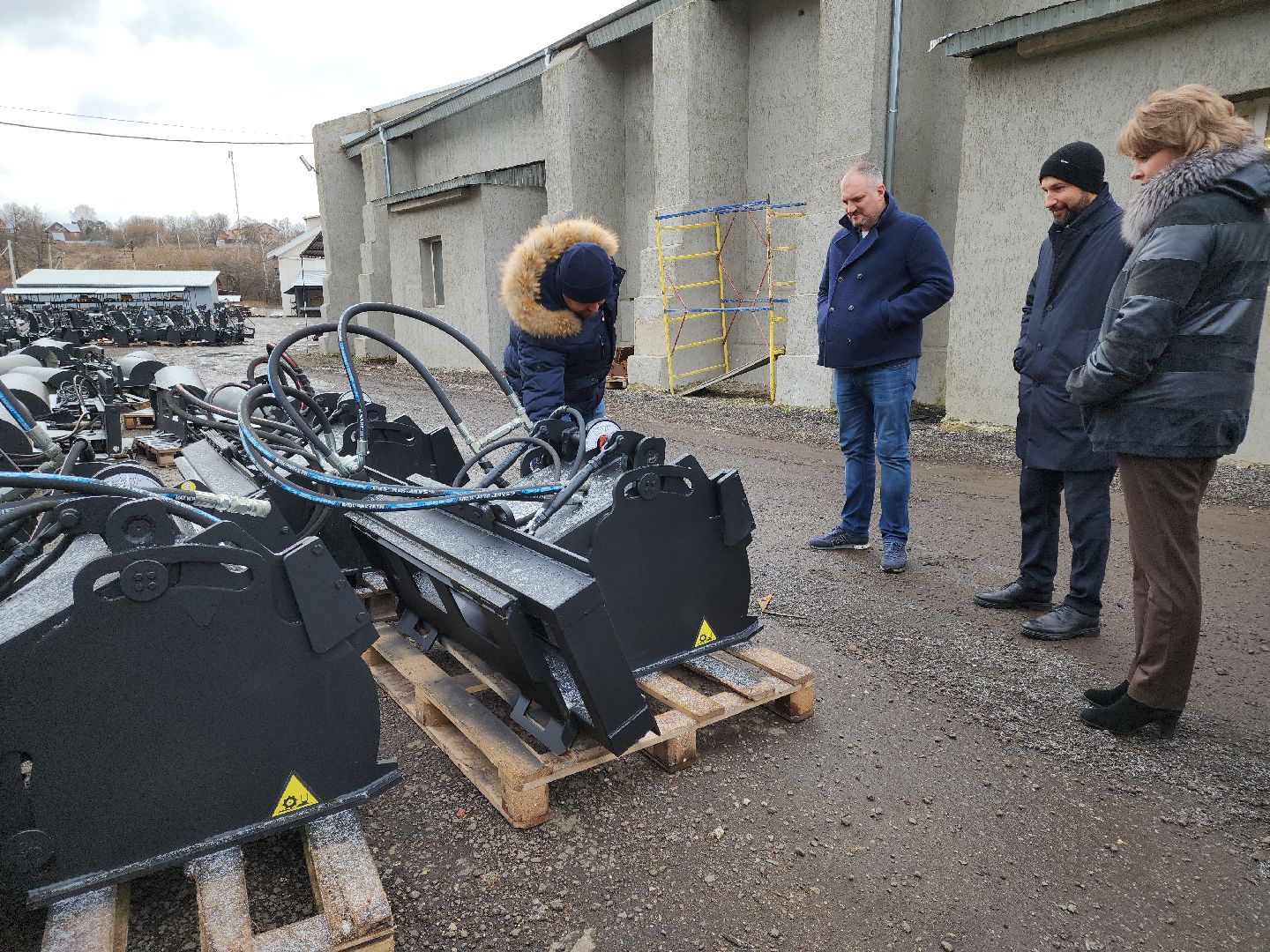 кашира, ст-техникс, производство, навесное оборудование, гидромолот, отвал, щетка,