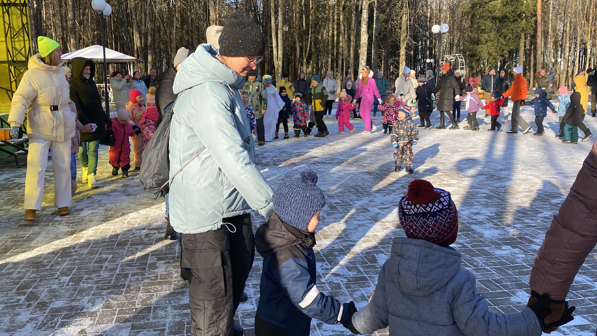волоколамск, культура, культура подмосковья, дети, праздник, дед мороз, дедушка мороз,