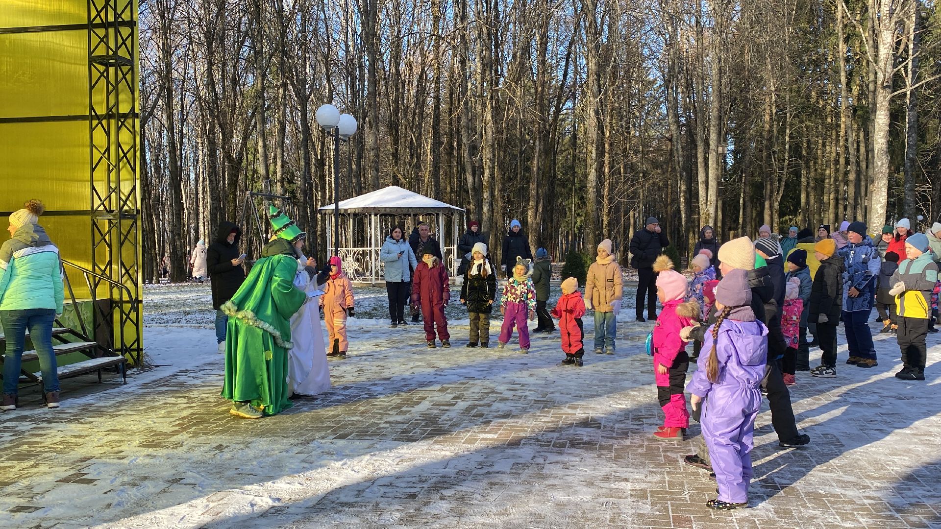 волоколамск, культура, культура подмосковья, дети, праздник, дед мороз, дедушка мороз,
