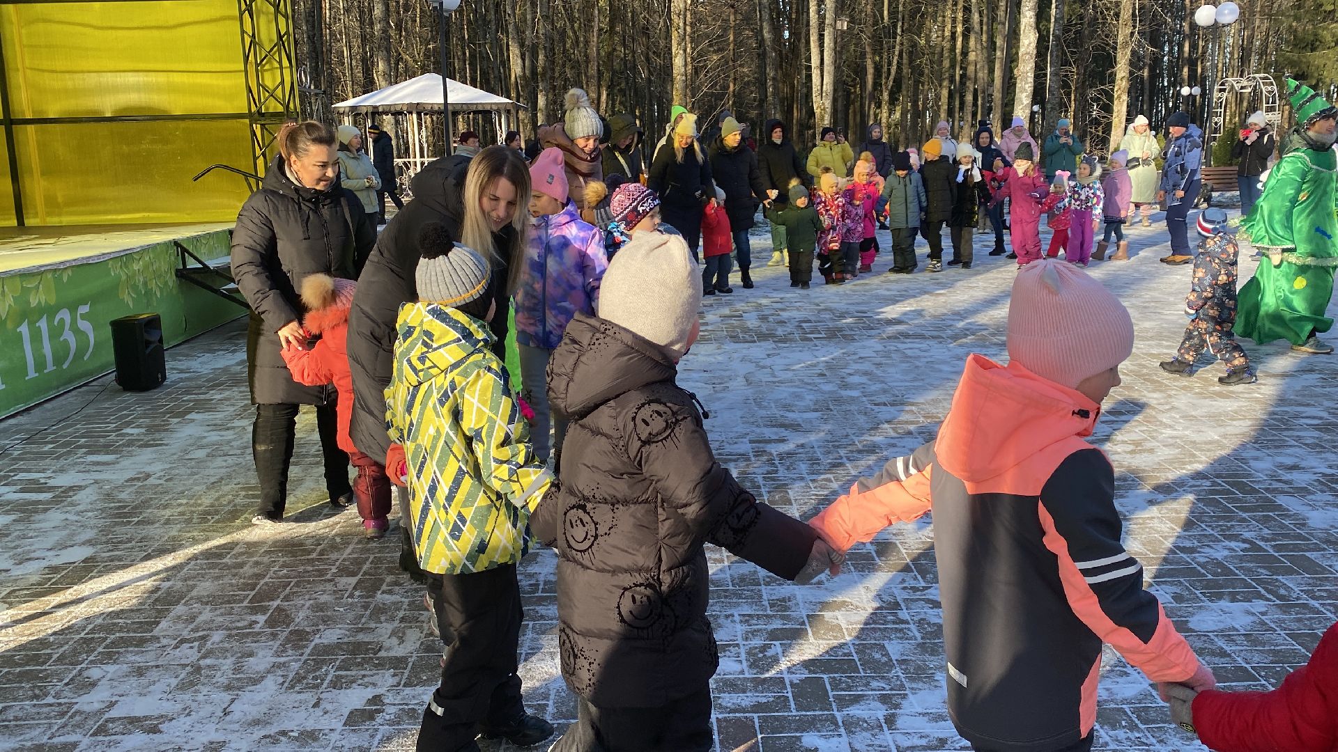 волоколамск, культура, культура подмосковья, дети, праздник, дед мороз, дедушка мороз,