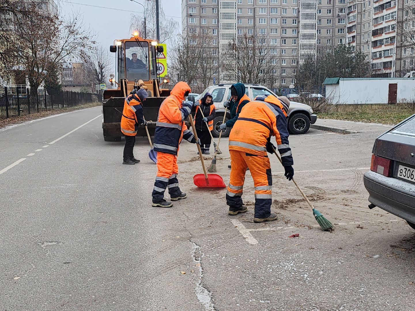 серпухов, дороги, уборка дорог, комбинат благоустройства, листва,