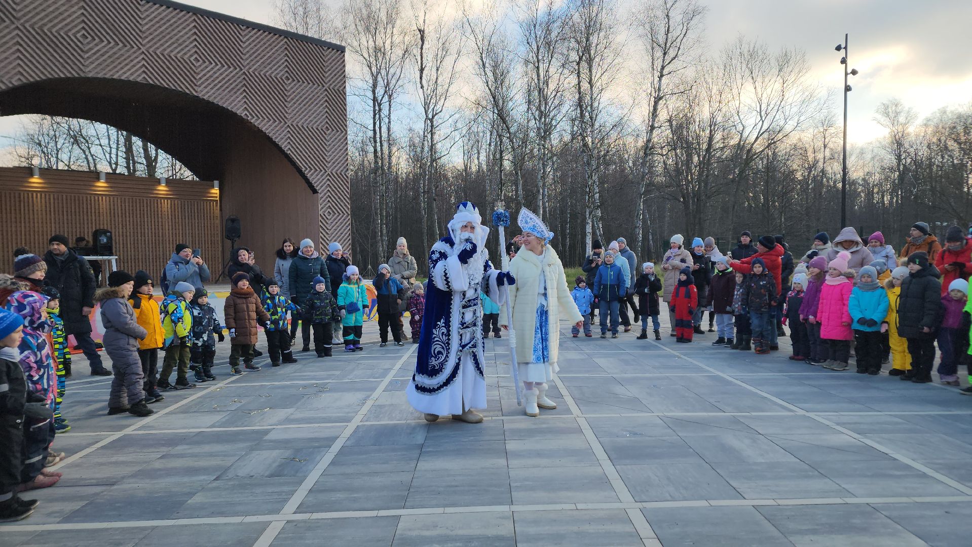 ступино, парк имени Островского, парки подмосковья, парки Ступино, дед мороз,