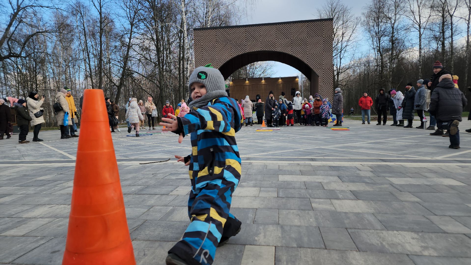 ступино, парк имени Островского, парки подмосковья, парки Ступино, дед мороз,