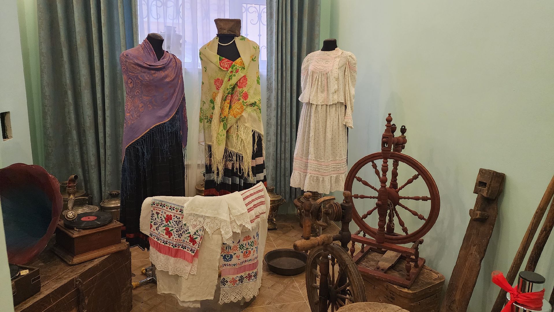 Подмосковье, Городской округ Пушкинский, Ивантеевка, Музей Самоваров, музей, история, старинные вещи,