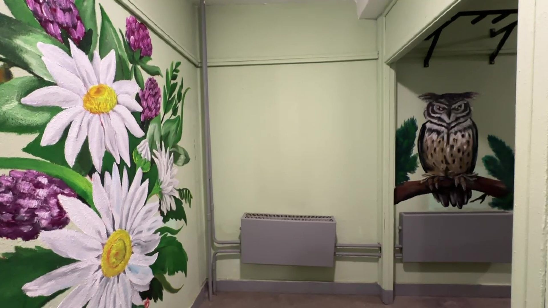 Реутов, подъезд, стены, рисунки, звери, цветы,