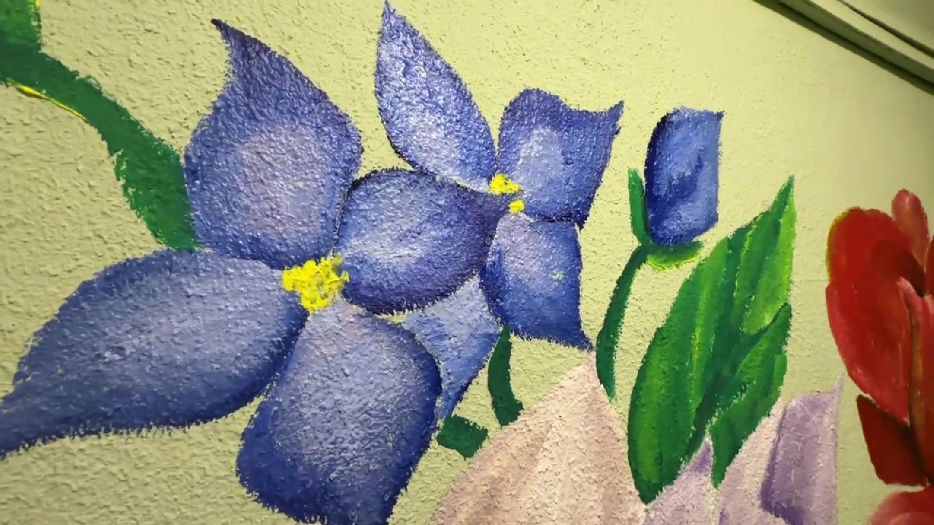 Реутов, подъезд, стены, рисунки, звери, цветы,